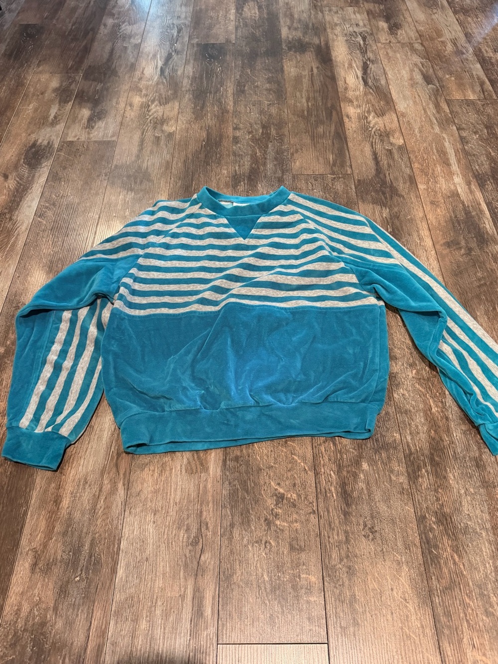 🌺Jaclyn Smith Teal and Light Gray Striped Pullover Sweatshirt